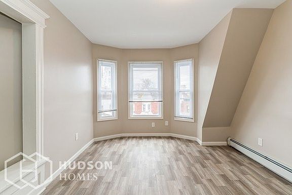 2nd image of 111 Park Ave APT 3