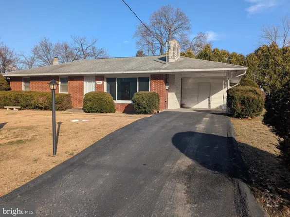 7690 Daniel Dr, Harrisburg, PA 17112