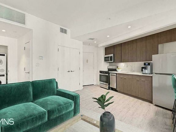 4th image of 840 Fulton St #507