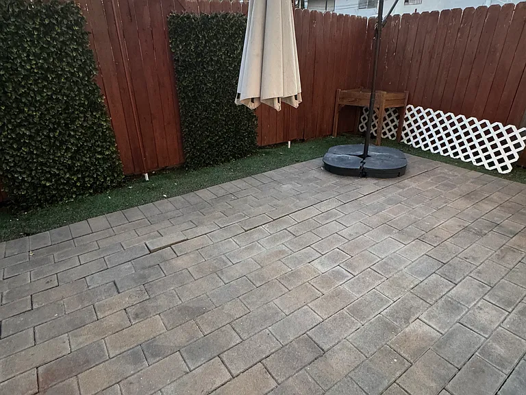 2620 Elden Ave — Photo 8