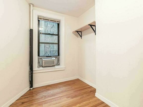 3rd image of 55 Delancey St #1AR