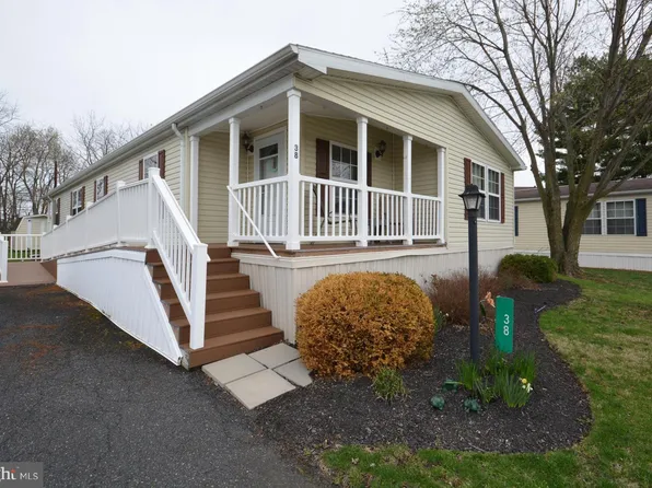 38 Ruth Dr, Gordonville, PA 17529