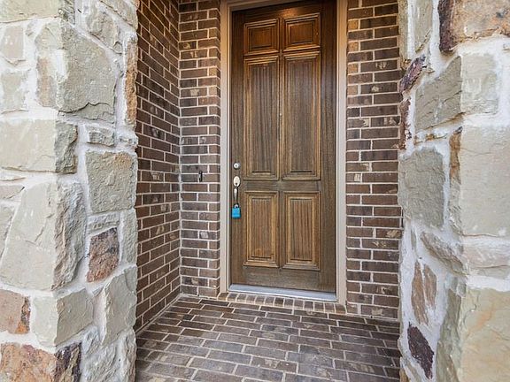 3rd image of 2713 Belicia Ln
