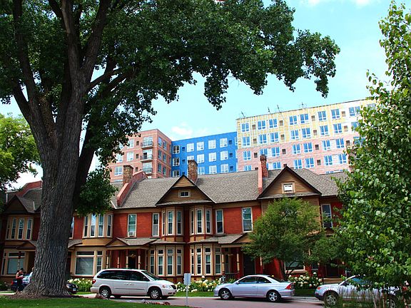 5th image of 1000 University Ave SE APT 414