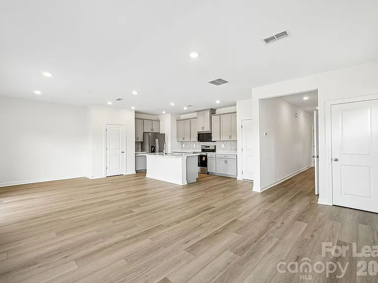 1852 Wrenley Dr — Photo 11