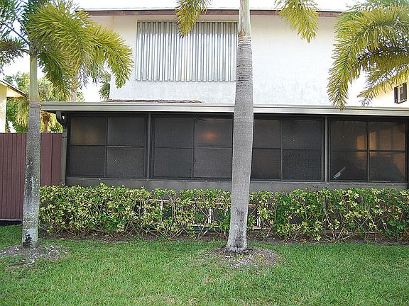5th image of 1556 Ferngran Ave
