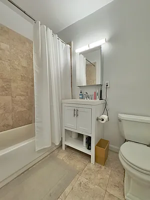 Bathroom, photo 1