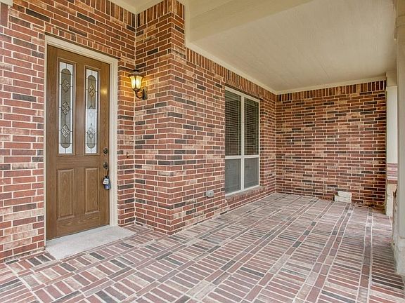 4th image of 808 Forest Heights Dr