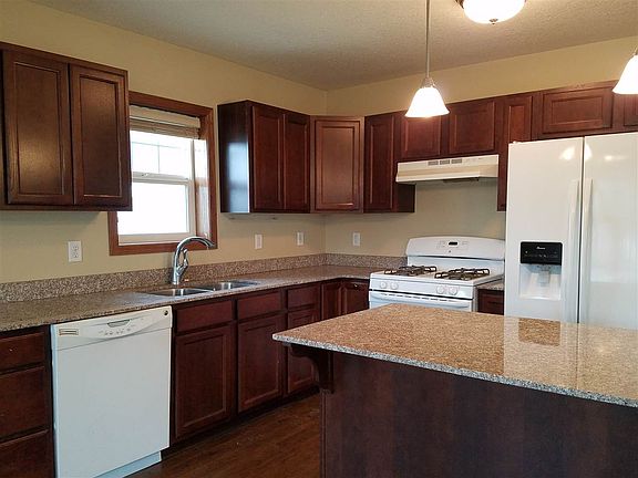 3rd image of 406 9th Ave SE