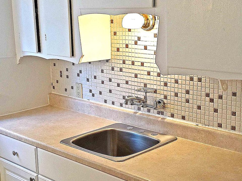 2nd image of 17850 Northwood Ave APT 6