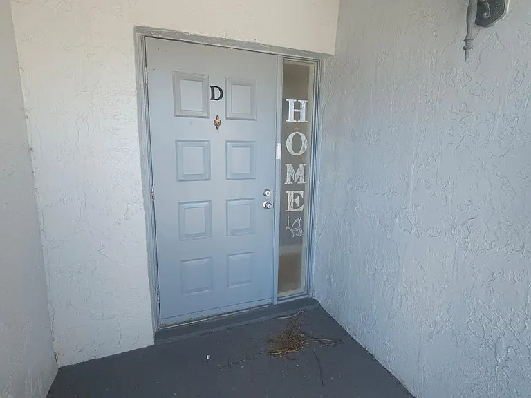 960 N Franklin Ave #960D — Photo 32