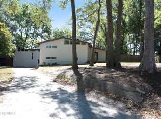 109 Greenbriar Dr, Greenville, NC 27834