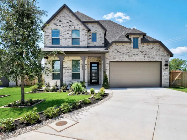 124 Chinkapin Oak, Castroville, TX 78009