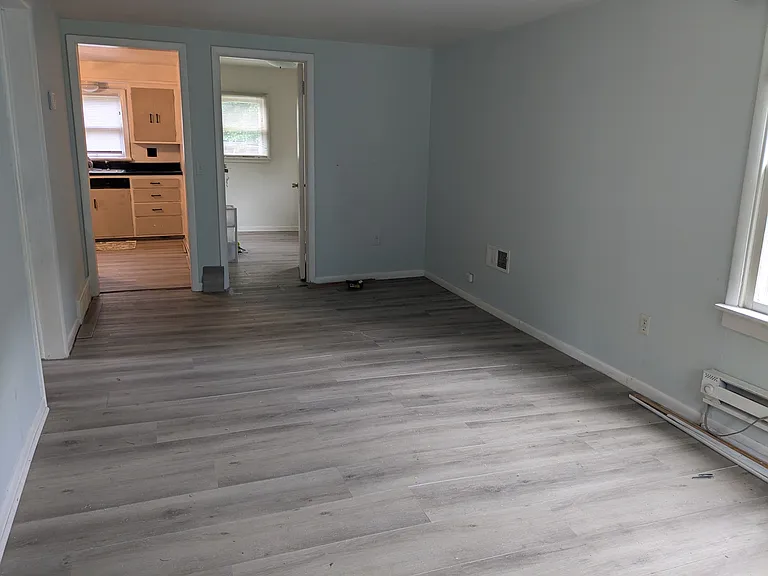408 Clinton St — Photo 2