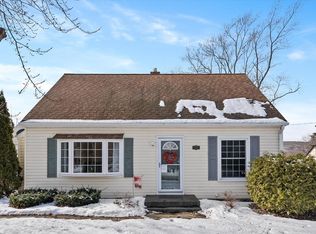 213 Summit Dr, Pt Washington, WI 53074