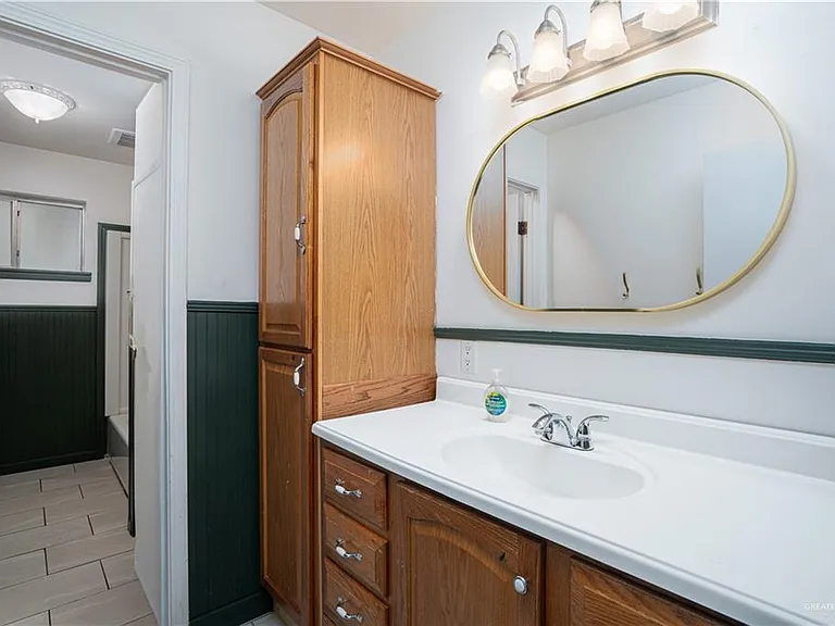 2202 Ella St — Photo 21