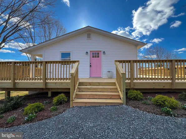 22 Hopewell Ln, Sperryville, VA 22740