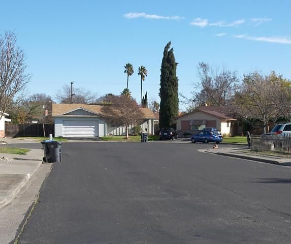 2nd image of 2026 Oriole Ct