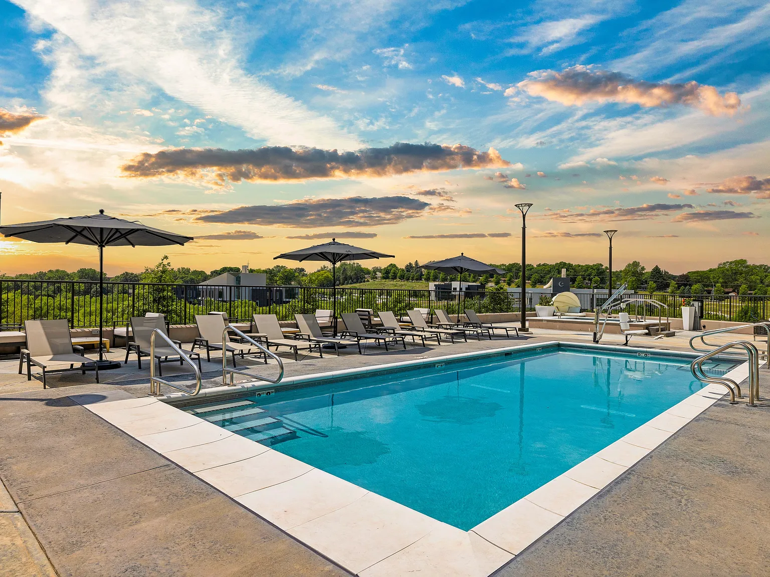 Avidor Omaha - 55+ Active Adult Apartment Homes — Photo 3