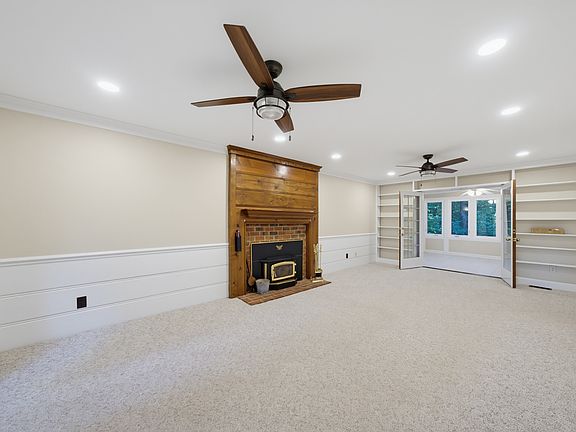 4th image of 8128 Calais Ct