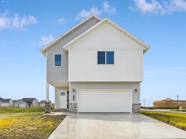 1159 Jill Dr W, West Fargo, ND 58047