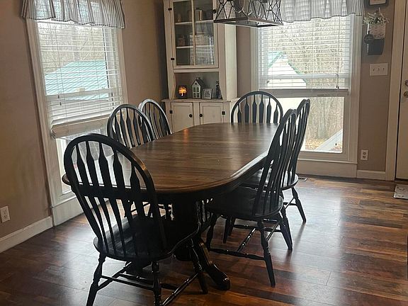 3rd image of 315 Shady Ln