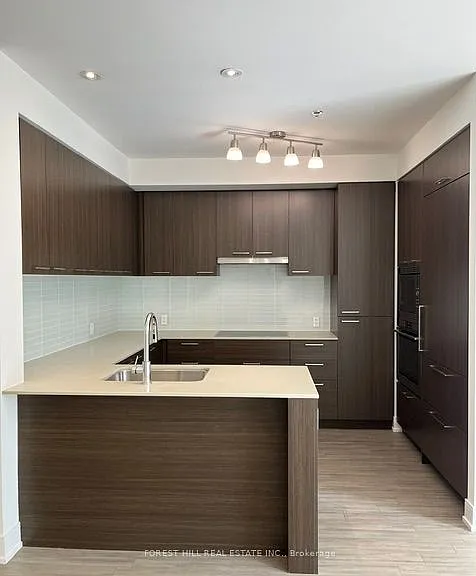 310 Tweedsmuir Ave #Townhouse 2 — Photo 11
