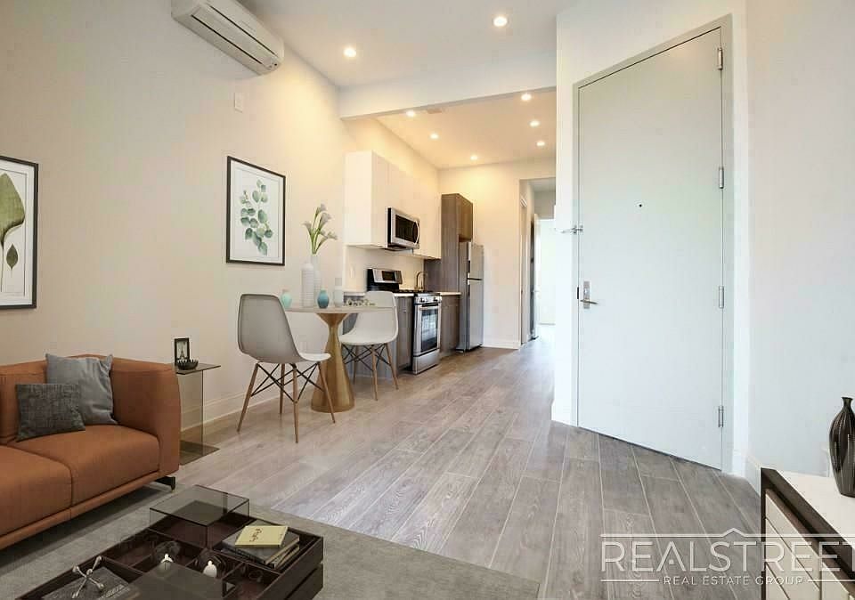 1st image of 181 Chauncey St #3W