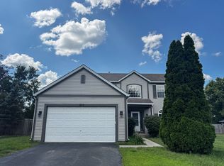 223 Paradise Pkwy, Oswego, IL 60543