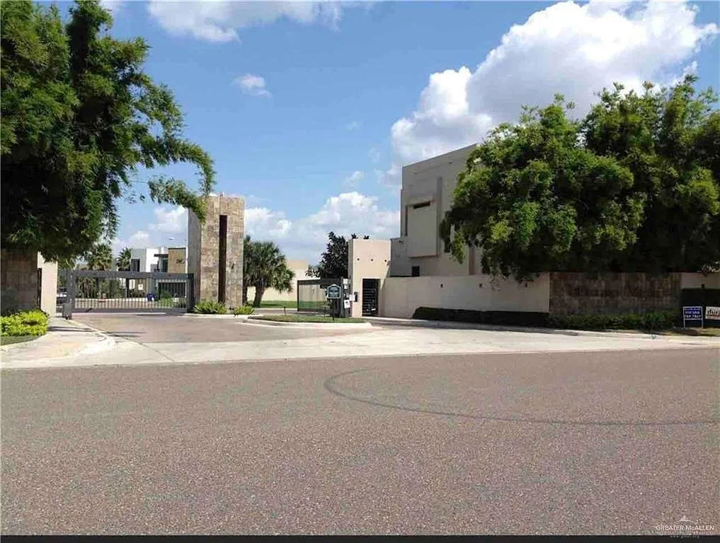 4 bed, 4.0 bath, 2341 sqft, $2,650 — Photo 2