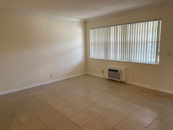 2nd image of 206 Dorchester E #I