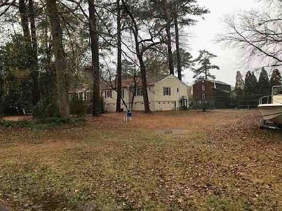 2nd image of 105 Harbor Dr