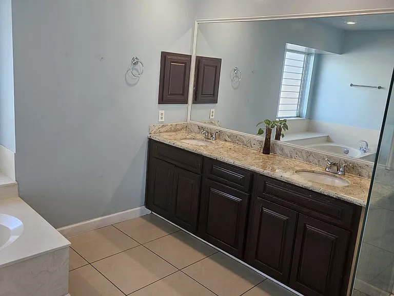 2423 Manorwood St — Photo 20