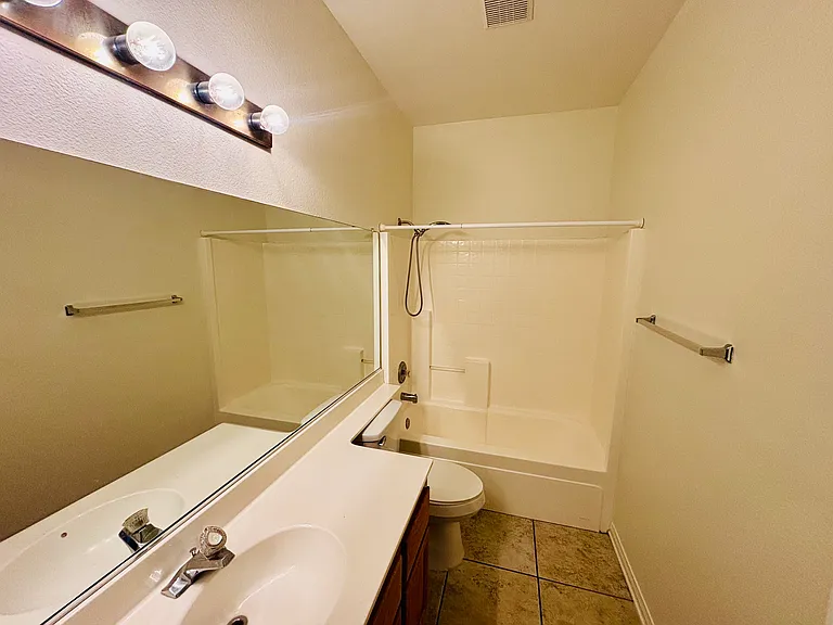 42309 Portland Ln — Photo 12