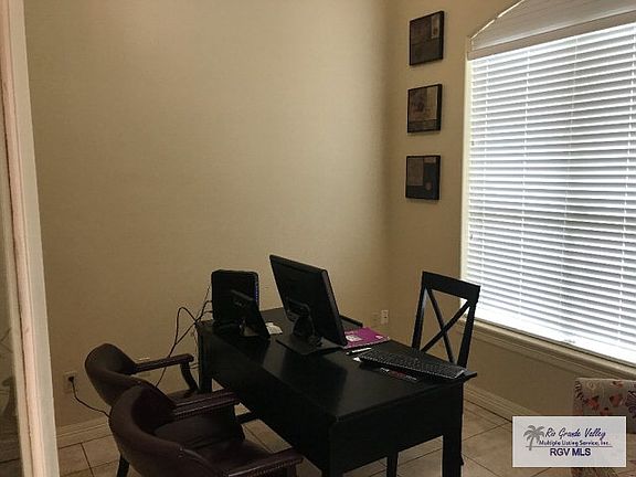 5th image of 27409 Kelly Ct S