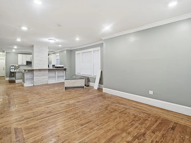 131 Providence St — Photo 17