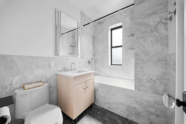 Bathroom, photo 1