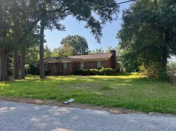 415 Myrtlewood Ave, Chickasaw, AL 36611