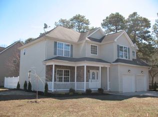 208 Beacon Hill Dr, Egg Harbor Township, NJ 08234