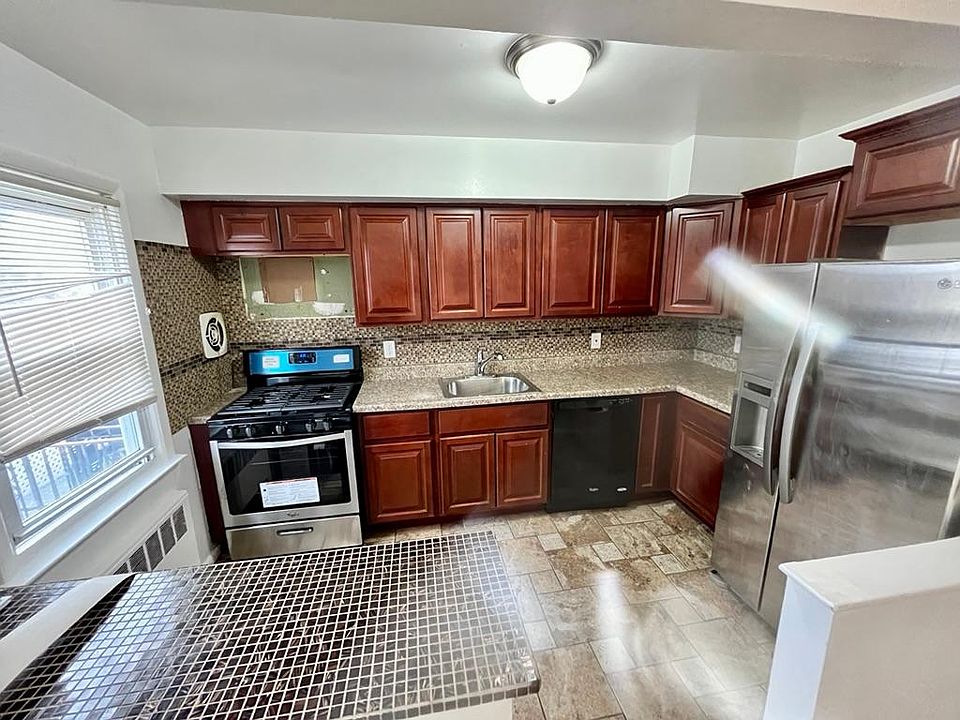 1st image of 94 Empire St Floor 2