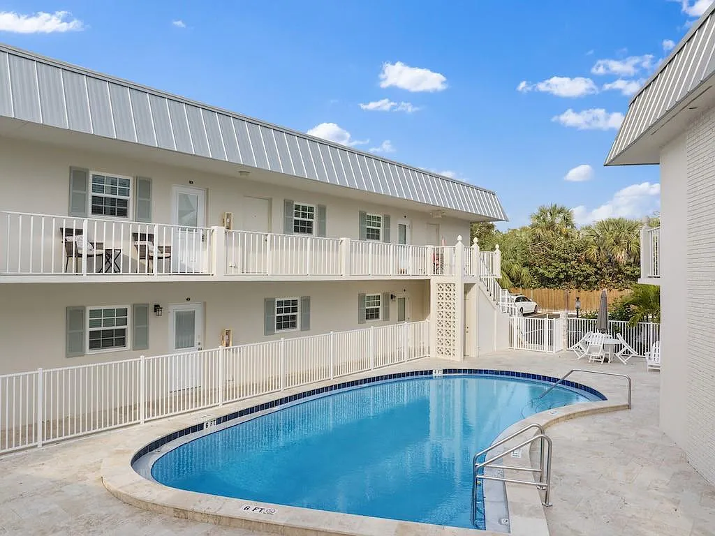 Building Photo - 900 Jasmine Ln #10A