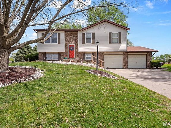 2nd image of 400 Saint Rose Dr
