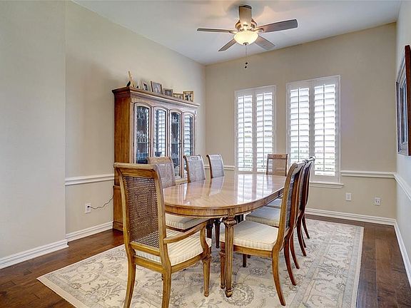 4th image of 208 Mill Wood Ct