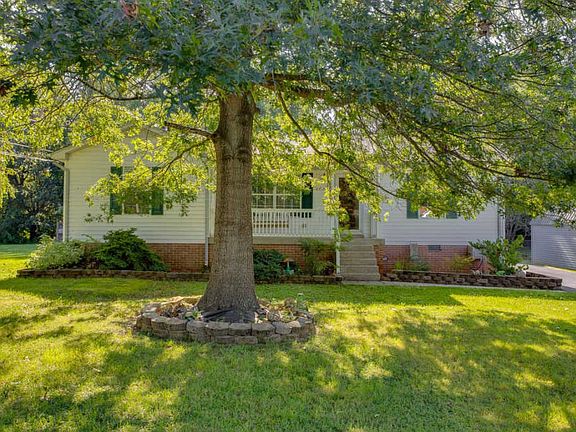 3rd image of 309 Elizabeth Ct