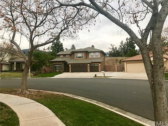 4th image of 1434 Cedar Pines Dr