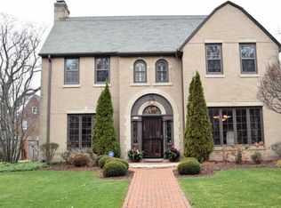 4421 N Farwell Ave, Shorewood, WI 53211