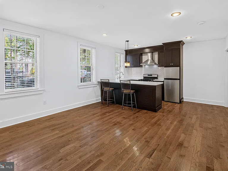 815 L St SE #1 — Photo 5