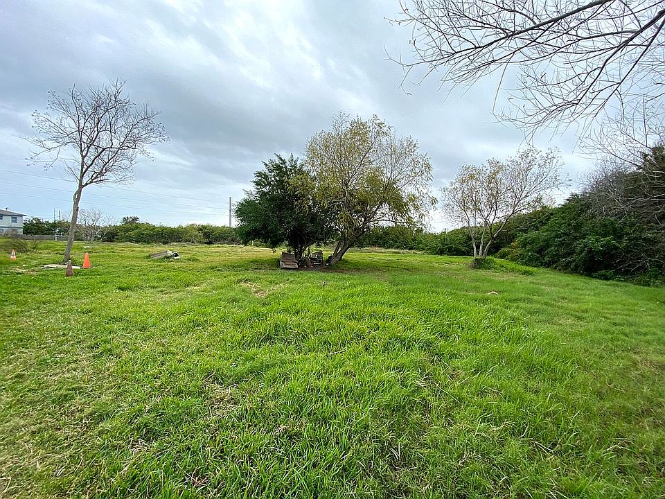 1st image of 529 Skipper Ln