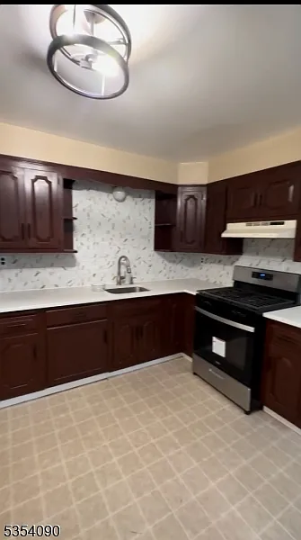 3 bed, 1.0 bath, $2,300 — Photo 4