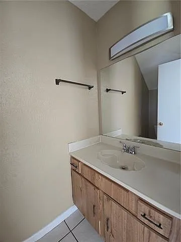 64 Carriage Ln #D — Photo 8